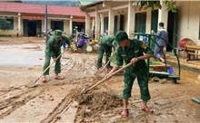 Nhiều trường ở các tỉnh &#39;tâm lũ&#39; đón học sinh trở lại