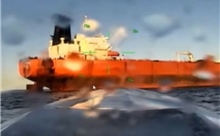 Ukraine tung video tấn công hai tàu chở dầu thuộc 'hạm đội bóng tối' Nga