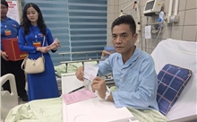 Những cử tri hoàn thành trọn vẹn quyền bầu cử trên giường bệnh