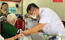 Người dân phấn khởi vì từ nay được khám sức khỏe miễn phí gần nhà