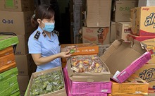 Quản lý thị trường Hà Nội tạm giữ 10.800 bánh Trung thu không rõ nguồn gốc