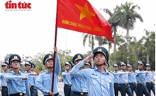 Chiến sĩ Phòng không – Không quân ‘gồng mình dưới nắng gắt, đeo tạ luyện tập phục vụ diễu binh 2/9