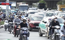 Công an Hà Nội chủ động phân luồng, đón người dân trở lại Thủ đô sau kỳ nghỉ lễ