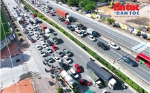 Người dân rời Hà Nội nghỉ lễ 2/9, mật độ giao thông tăng nhanh ở các tuyến đường cửa ngõ