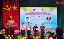 Trao giải Cuộc thi viết &#39;Những tấm gương bình dị mà cao quý&#39; lần thứ 14