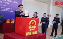 Những chiến sĩ cảnh sát biển hòa cùng Ngày hội non sông