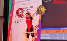 Giây phút Hoàng Thị Duyên phá kỷ lục SEA Games ở nội dung cử giật với thành tích 96 kg