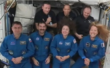 Video tàu vũ trụ của SpaceX ghép nối thành công với trạm ISS