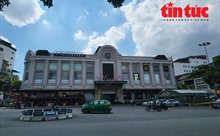 &#39;Kỳ lạ&#39; chợ trung tâm Hà Nội chỉ thấy người bán, không thấy người mua 
