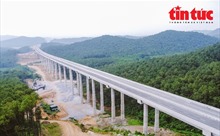 Cận cảnh 30 km đầu tuyến cao tốc Diễn Châu - Bãi Vọt sắp thông xe