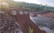 Đường sắt đang chuyển tải hành khách do ảnh hưởng của bão số 13