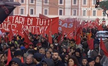 Hàng nghìn người Italy xuống đường phản đối cung cấp vũ khí cho Ukraine