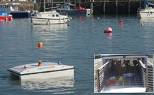 Robot cá mập làm sạch lòng sông ở Anh