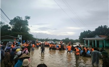 Quân đội hỗ trợ giúp dân, khắc phục hậu quả hoàn lưu bão 12