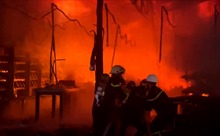 TP Hồ Chí Minh: Biển lửa bao trùm cửa hàng FPT ở Gò Vấp