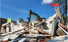Người dân tháo dỡ nhà để mở rộng cửa ngõ phía Tây TP Hồ Chí Minh