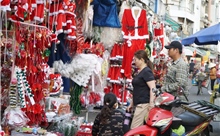 Giáng sinh cận kề, thị trường đồ trang trí Noel vẫn trầm lắng