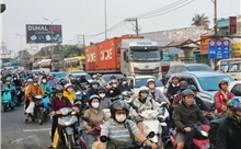 TP Hồ Chí Minh: Người dân rời thành phố, các cửa ngõ đều ùn ứ