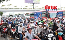 Các cửa ngõ TP Hồ Chí Minh ùn ứ cục bộ khi người dân bắt đầu nghỉ lễ 2/9
