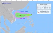 Áp thấp nhiệt đới đi vào Biển Đông và mạnh lên thành bão số 4 với 2 kịch bản đổ bộ