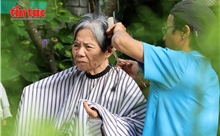 &#39;Yes Beautiful&#39; lan tỏa hạnh phúc từ những đường kéo thiện nguyện