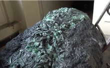 Madagascar phát hiện ngọc lục bảo 300 kg tại dinh tổng thống