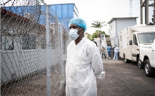 Các quốc gia trên thế giới đang làm gì để ngăn Ebola 'vượt biên'?