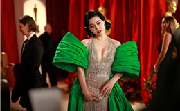 Những bộ cánh ấn tượng nhất thảm đỏ Oscar 2023