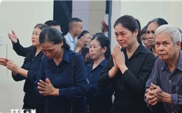 Đông đảo người dân đến viếng Tổng Bí thư Nguyễn Phú Trọng tại quê nhà