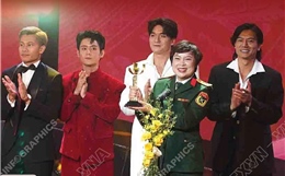 &#39;Mưa đỏ&#39; giành giải thưởng Bông sen Vàng Liên hoan phim Việt Nam lần thứ 24