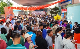 Ấm áp những phiên chợ Tết 0 đồng trong bệnh viện