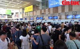 Lượng khách nội địa sân bay Nội Bài tăng cao trong ngày đầu nghỉ lễ 30/4