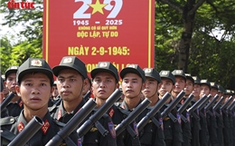 Mồ hôi đẫm áo chiến sĩ công an, giữa ‘chảo lửa’ thao trường cho nhiệm vụ A80