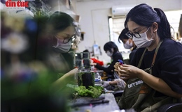 Người khuyết tật làm những hộp quà Giáng sinh độc đáo