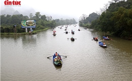 Chùa Hương 2026 siết chặt quản lý xuồng máy trên suối Yến