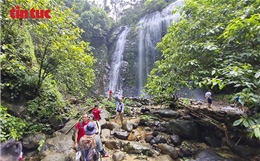 Hiking Lủng Páng mở hướng phát triển du lịch sinh thái ở Thái Nguyên