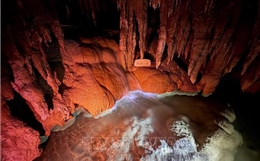 Động Gyokusendo - Kỳ quan thạch nhũ tráng lệ ở Okinawa (Nhật Bản)