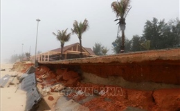 Quảng Trị: Bờ kè bãi tắm cộng đồng Trung Giang sạt lở nghiêm trọng