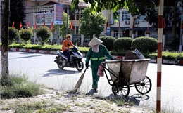 Nắng nóng trên 40 độ C, sinh hoạt người dân khu vực Hòa Bình bị đảo lộn