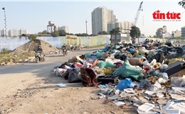 Rác thải chất đống, bốc mùi xú uế ở khu đô thị Nam An Khánh Hà Nội