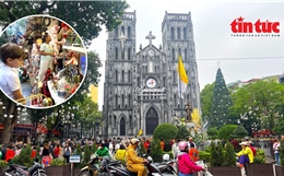 Phố phường Hà Nội 'khoác áo' Giáng sinh