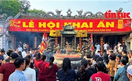 Người dân nô nức chiêm bái Đền Trần Nam Định dịp đầu năm