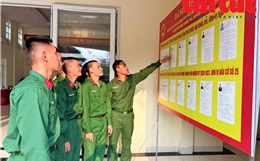 Chiến sĩ trẻ háo hức trong lần đầu tiên thực hiện quyền bầu cử