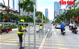 Hà Nội rào chắn đường Văn Cao để xây dựng nhà ga metro