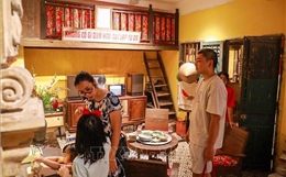 'Tour Yêu nước': Chạm vào ký ức Hà Nội một thời