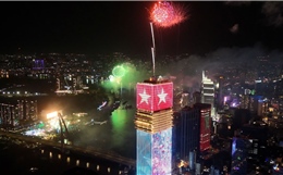 Saigon Marina IFC rực rỡ đêm pháo hoa với công nghệ ánh sáng hàng đầu thế giới
