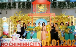 Vietnam Airlines chào đón những hành khách đầu tiên nhân dịp năm mới 2026