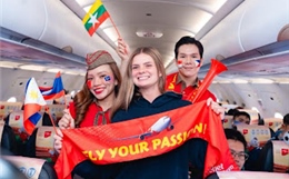 Không khí cuồng nhiệt từ mặt đất đến độ cao 10.000 m trên chuyến bay Vietjet hòa cùng ASEAN United FC