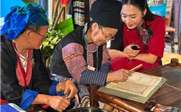 Giới trẻ Hà Nội thích thú khám phá không gian văn hóa Mông