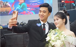 Ấn tượng đám cưới tập thể của 80 cặp đôi tại Ngày hội Việt Nam hạnh phúc 2025